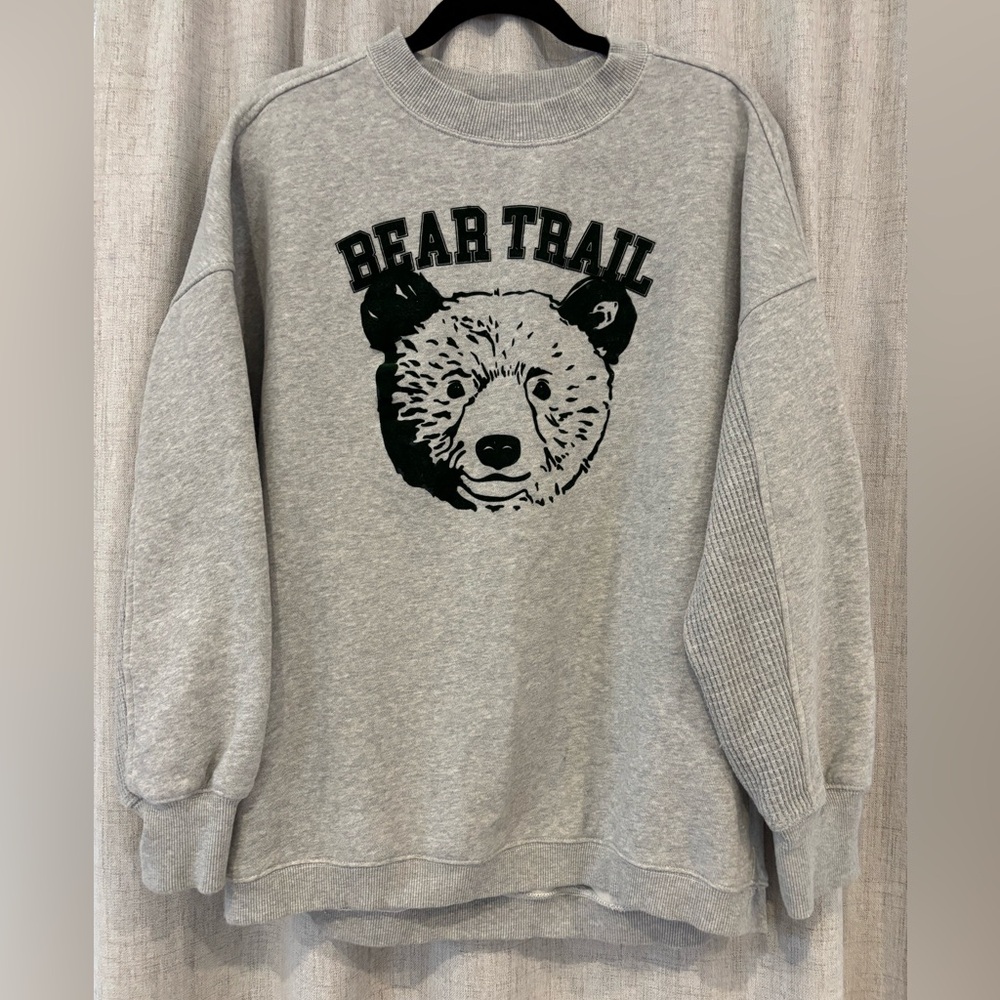 Aerie Gray Bear Trail crewneck sweatshirt. NWOT Women’s Medium